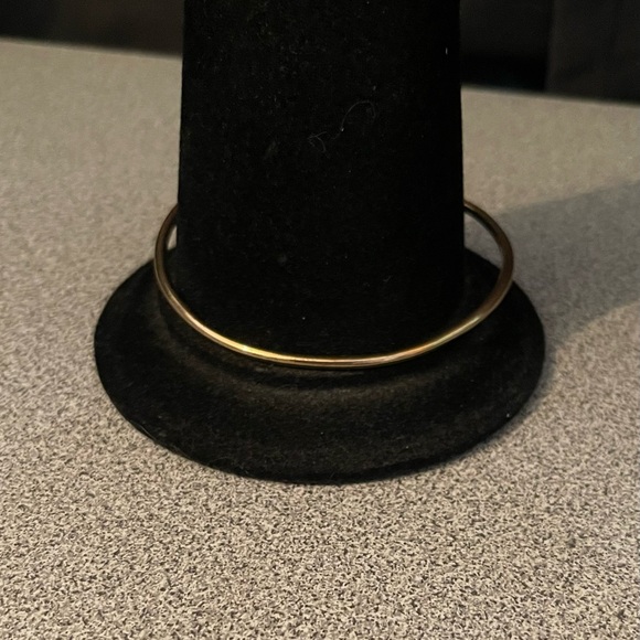 Brass Toned Metal Arrow Bracelet - Picture 3 of 7